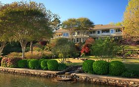 Lookout Point Lakeside Inn